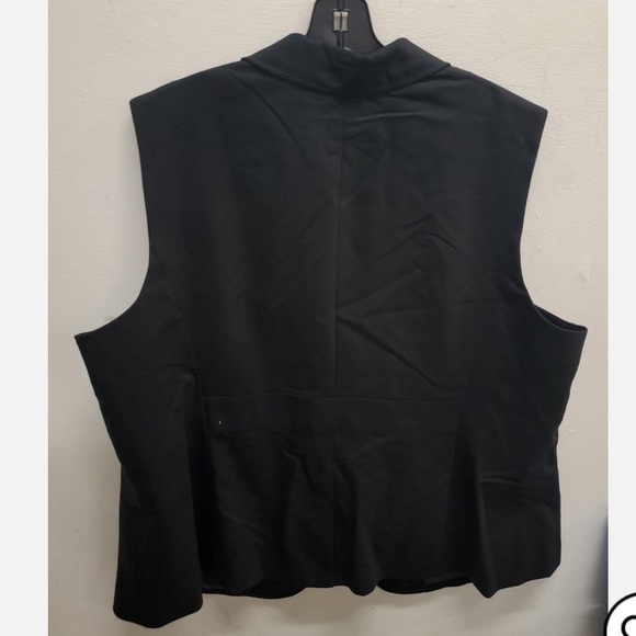 NWT Lane Bryant Vest~ p2p 26” has stretch. Awesome staple piece made very well. - Picture 2 of 4